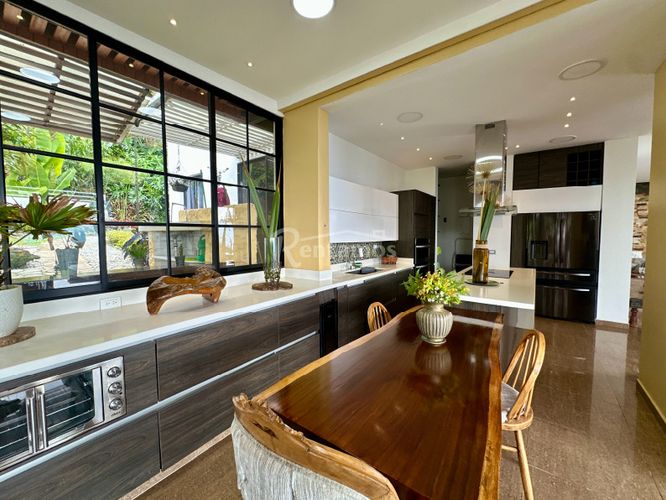 Casa de 3 alcobas en venta en Altos Del Poblado, Medellín, 450 m² · foto 7 de 24