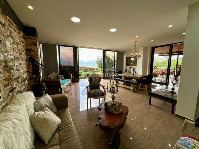 Casa de 3 alcobas en venta en Altos Del Poblado, Medellín, 450 m² · foto 9 de 24