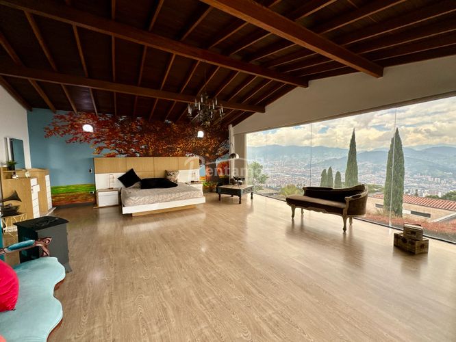 Casa de 3 alcobas en venta en Altos Del Poblado, Medellín, 450 m² · foto 10 de 24
