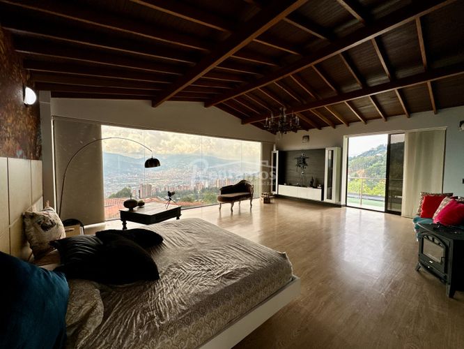 Casa de 3 alcobas en venta en Altos Del Poblado, Medellín, 450 m² · foto 11 de 24