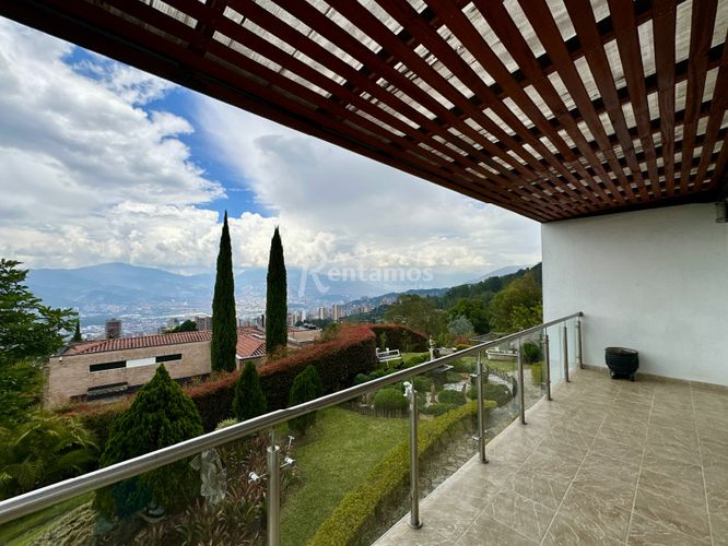 Casa de 3 alcobas en venta en Altos Del Poblado, Medellín, 450 m² · foto 15 de 24