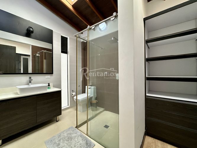 Casa de 3 alcobas en venta en Altos Del Poblado, Medellín, 450 m² · foto 16 de 24