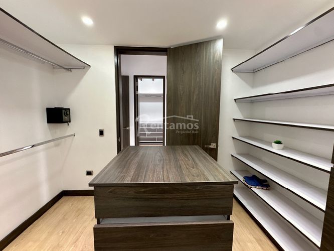 Casa de 3 alcobas en venta en Altos Del Poblado, Medellín, 450 m² · foto 18 de 24