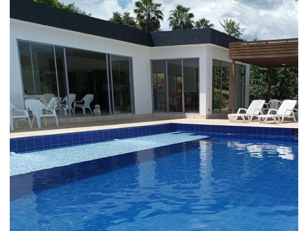 4BR Country House in Sopetran (220 m²) for Sale - 2
