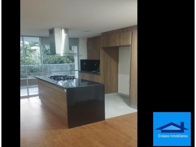 Apartamento de 2 alcobas en venta en Suramérica, Itagüí, 80 m² · foto 3 de 13