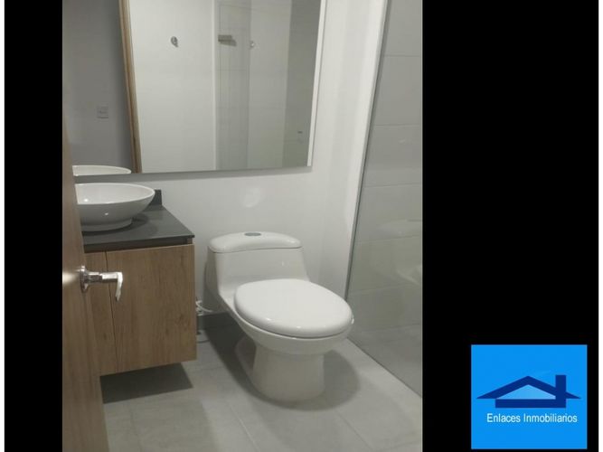 Apartamento de 2 alcobas en venta en Suramérica, Itagüí, 80 m² · foto 6 de 13