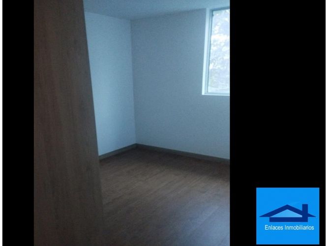 Apartamento de 2 alcobas en venta en Suramérica, Itagüí, 80 m² · foto 8 de 13