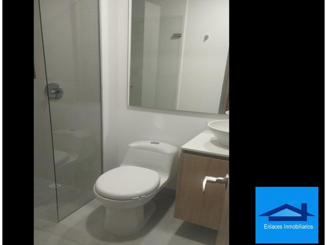 Apartamento de 2 alcobas en venta en Suramérica, Itagüí, 80 m² · foto 10 de 13
