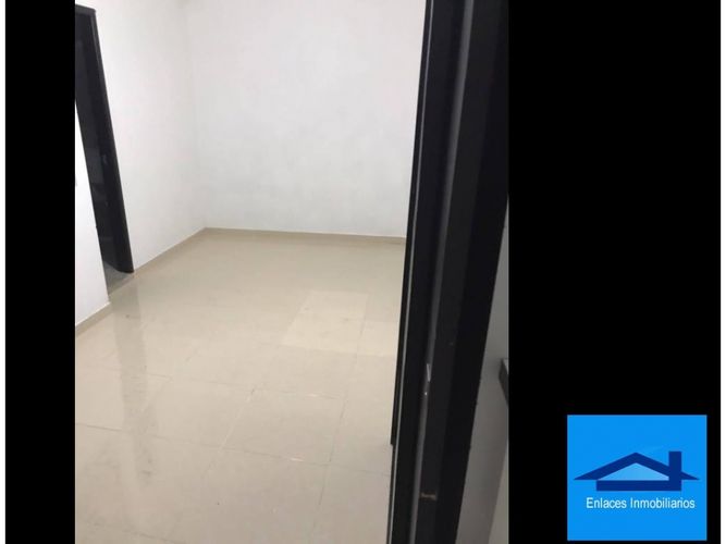 Apartamento de 3 alcobas en venta en San Fernando, Itagüí, 83 m² · foto 2 de 13