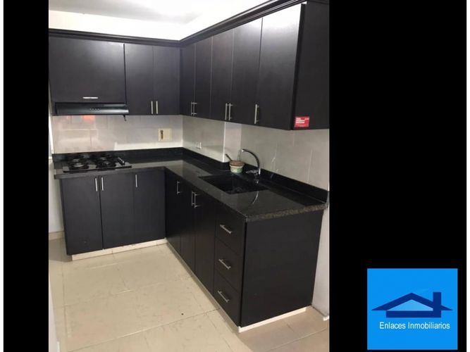Apartamento de 3 alcobas en venta en San Fernando, Itagüí, 83 m² · foto 6 de 13