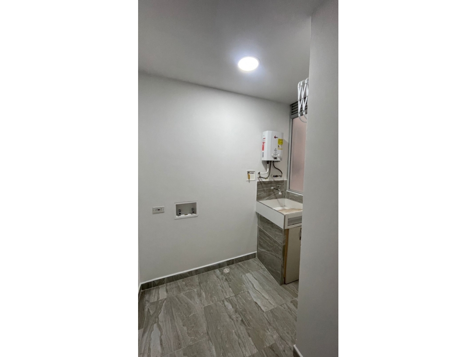 Apartamento en venta en Suramérica, Itagüí · foto 2 de 13