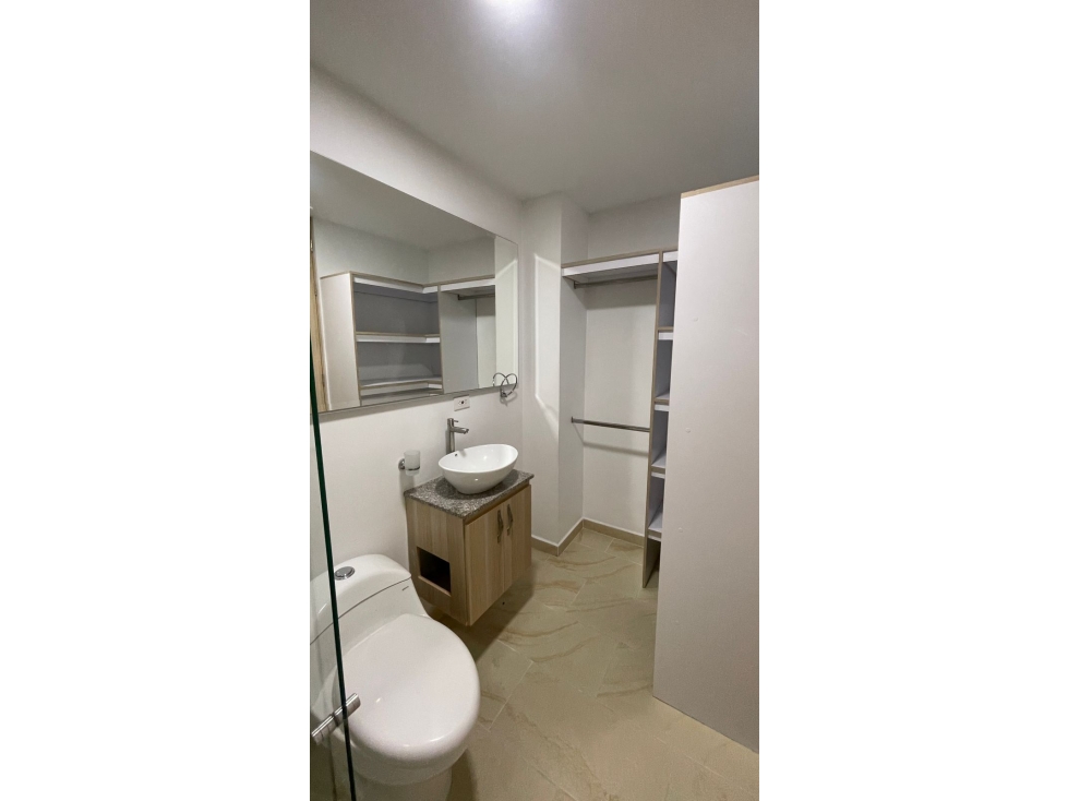Apartamento en venta en Suramérica, Itagüí · foto 3 de 13