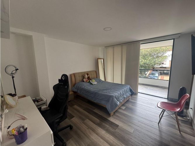Casa de 3 alcobas en venta en Loma De San Jose, Sabaneta, 380 m² · foto 4 de 19