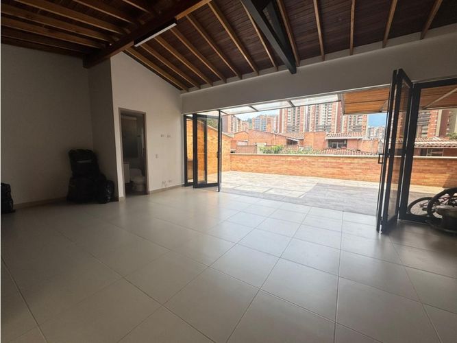 Casa de 3 alcobas en venta en Loma De San Jose, Sabaneta, 380 m² · foto 5 de 19