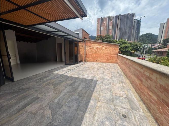 Casa de 3 alcobas en venta en Loma De San Jose, Sabaneta, 380 m² · foto 8 de 19