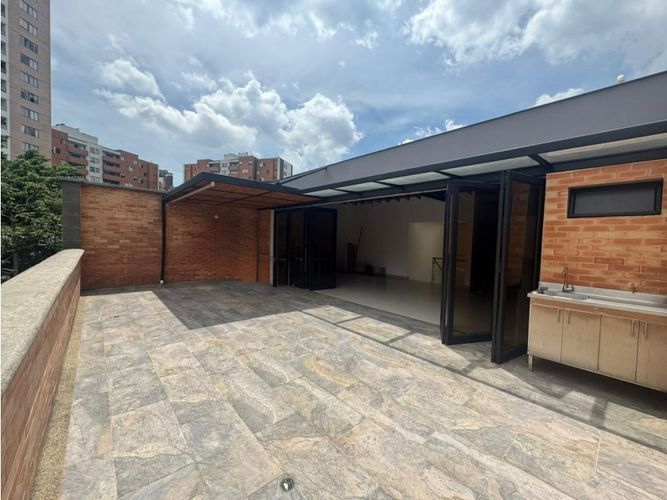 Casa de 3 alcobas en venta en Loma De San Jose, Sabaneta, 380 m² · foto 11 de 19