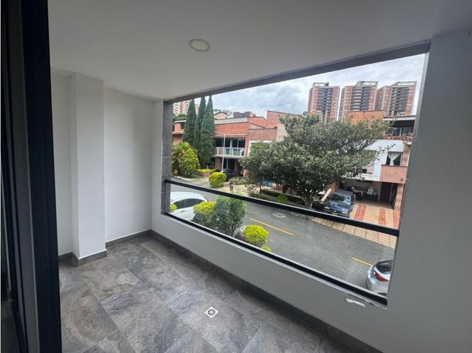 Casa de 3 alcobas en venta en Loma De San Jose, Sabaneta, 380 m² · foto 12 de 19