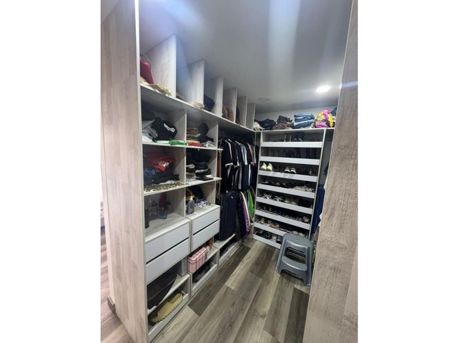 Casa de 3 alcobas en venta en Loma De San Jose, Sabaneta, 380 m² · foto 14 de 19