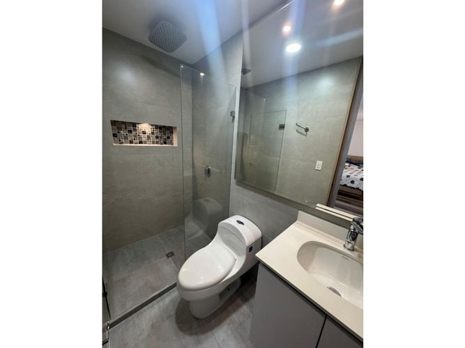 Casa de 3 alcobas en venta en Loma De San Jose, Sabaneta, 380 m² · foto 16 de 19