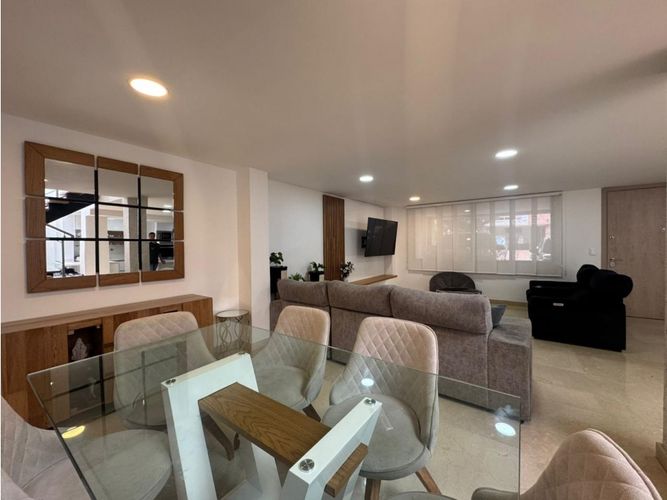 Casa de 3 alcobas en venta en Loma De San Jose, Sabaneta, 380 m² · foto 18 de 19