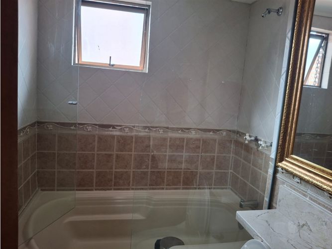 Casa de 5 alcobas en venta en Loma De San Jose, Sabaneta, 467 m² · foto 4 de 24