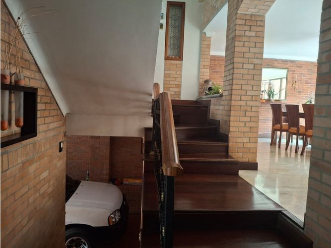Casa de 5 alcobas en venta en Loma De San Jose, Sabaneta, 467 m² · foto 6 de 24