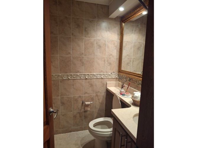 Casa de 5 alcobas en venta en Loma De San Jose, Sabaneta, 467 m² · foto 8 de 24