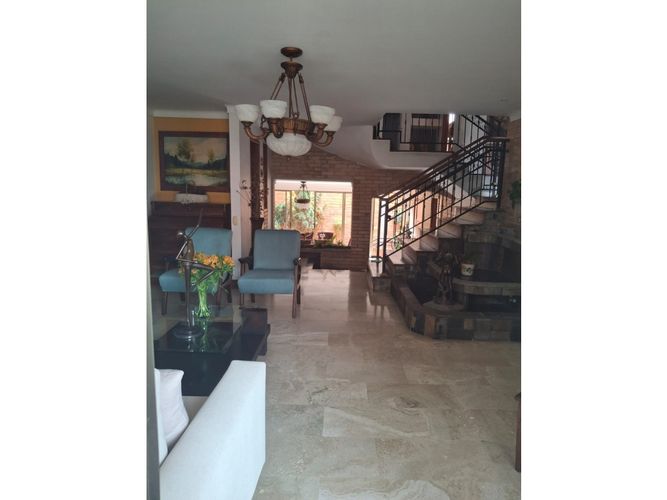 Casa de 5 alcobas en venta en Loma De San Jose, Sabaneta, 467 m² · foto 10 de 24