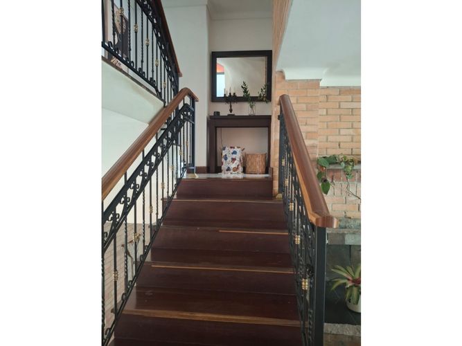 Casa de 5 alcobas en venta en Loma De San Jose, Sabaneta, 467 m² · foto 13 de 24
