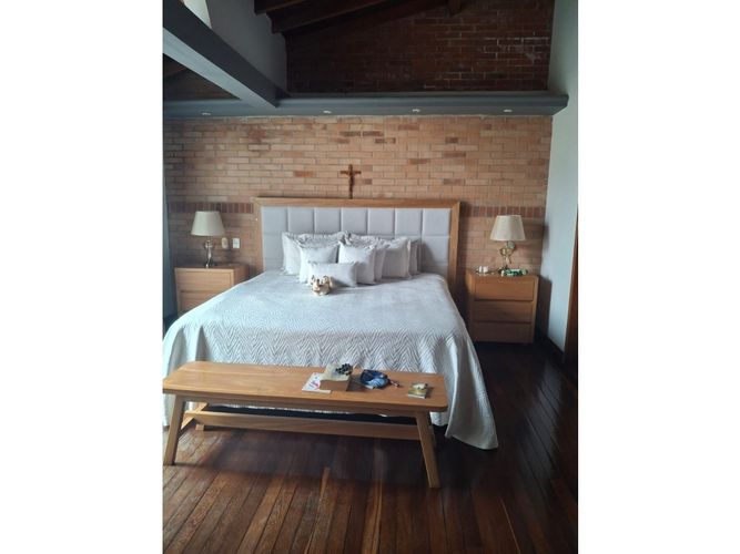 Casa de 5 alcobas en venta en Loma De San Jose, Sabaneta, 467 m² · foto 15 de 24