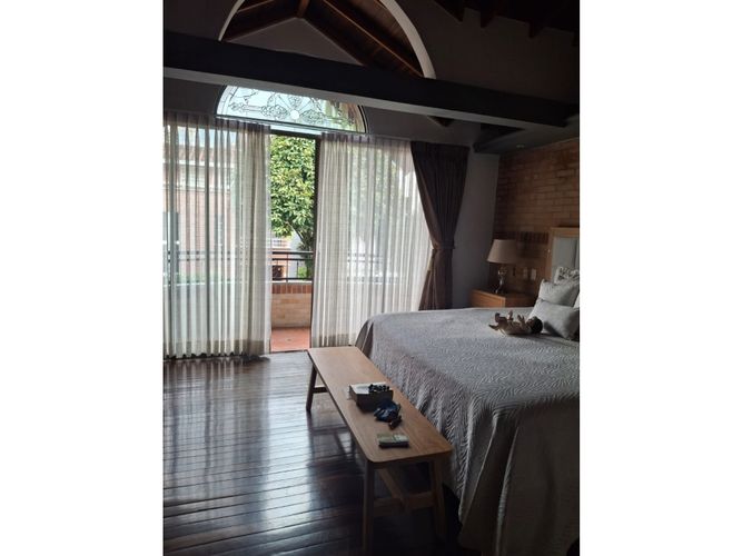 Casa de 5 alcobas en venta en Loma De San Jose, Sabaneta, 467 m² · foto 23 de 24