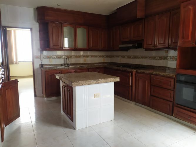 Apartamento de 3 alcobas en venta en Cabecera Del Llano, Bucaramanga, 235 m² · foto 15 de 24