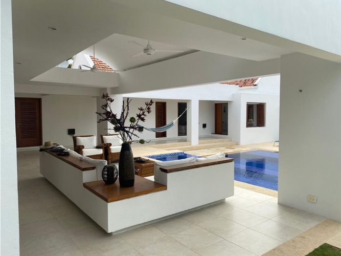 Casa de 5 alcobas en venta en El Paso, Girardot, 336 m² · foto 8 de 21