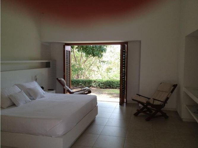 Casa de 5 alcobas en venta en El Paso, Girardot, 336 m² · foto 15 de 21