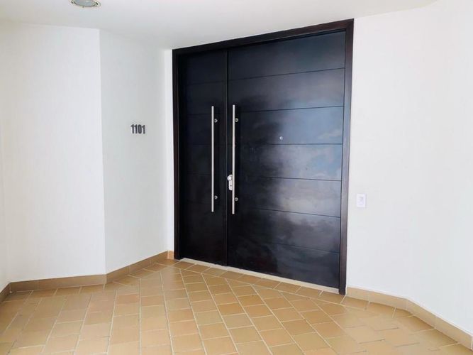 Apartamento en venta en Aguacatal, Cali · foto 2 de 24