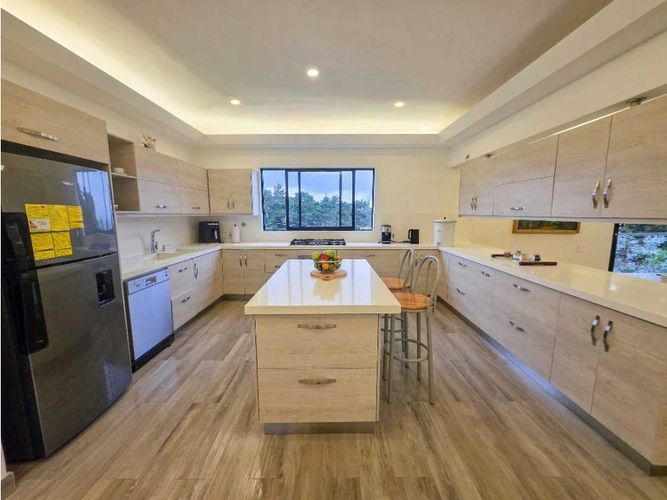 Casa de 6 alcobas en venta en Las Palmas, Envigado, 411 m² · foto 4 de 19