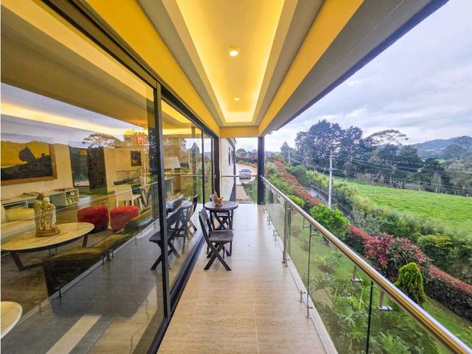 Casa de 6 alcobas en venta en Las Palmas, Envigado, 411 m² · foto 10 de 19