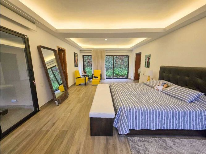 Casa de 6 alcobas en venta en Las Palmas, Envigado, 411 m² · foto 17 de 19
