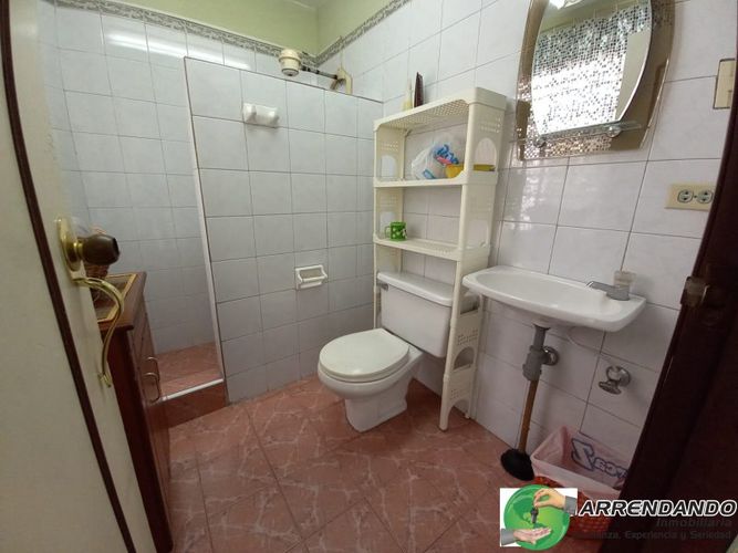 Casa de 9 alcobas en venta en El Poblado, Medellín, 335 m² · foto 8 de 24