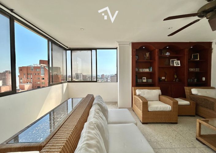 Apartamento de 3 alcobas en venta en Altos Del Prado, Barranquilla, 250 m² · foto 2 de 24