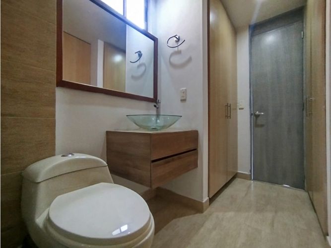 Apartamento de 3 alcobas en arriendo en El Castillo, Medellín, 96 m² · foto 4 de 24