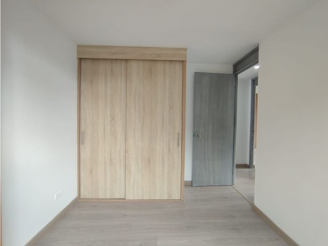 Apartamento de 3 alcobas en arriendo en El Castillo, Medellín, 96 m² · foto 6 de 24
