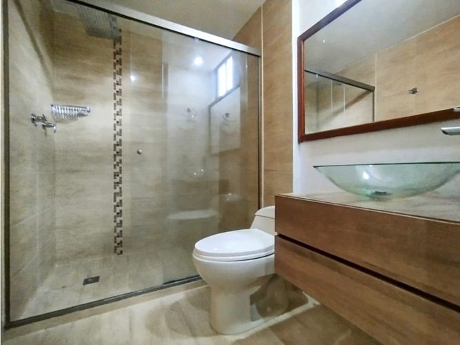 Apartamento de 3 alcobas en arriendo en El Castillo, Medellín, 96 m² · foto 7 de 24