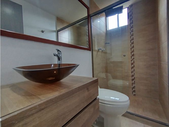 Apartamento de 3 alcobas en arriendo en El Castillo, Medellín, 96 m² · foto 8 de 24