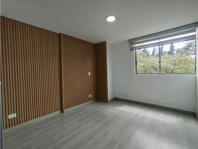 Apartamento de 3 alcobas en arriendo en El Castillo, Medellín, 96 m² · foto 10 de 24