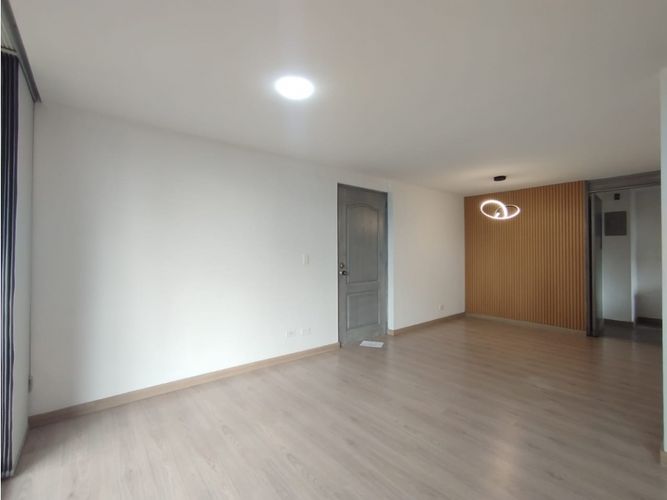Apartamento de 3 alcobas en arriendo en El Castillo, Medellín, 96 m² · foto 15 de 24