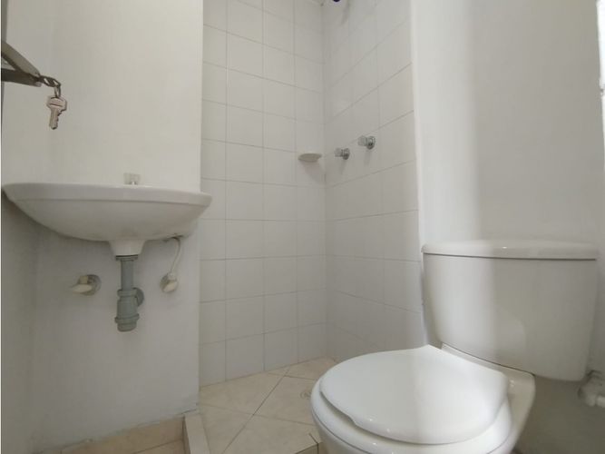 Apartamento de 3 alcobas en arriendo en El Castillo, Medellín, 96 m² · foto 21 de 24