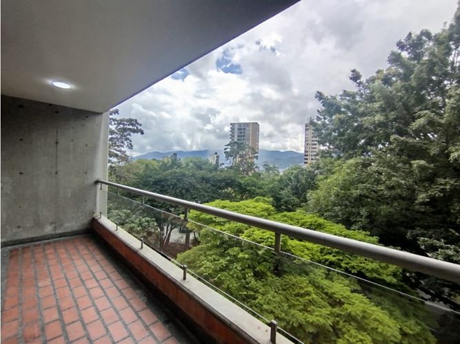 Apartamento de 3 alcobas en arriendo en El Castillo, Medellín, 96 m² · foto 24 de 24