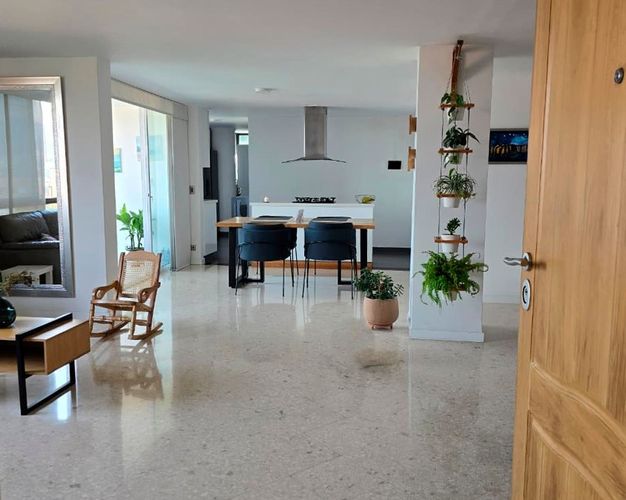 Apartamento de 3 alcobas en venta en El Diamante No. 2, Medellín, 144 m² · foto 3 de 17