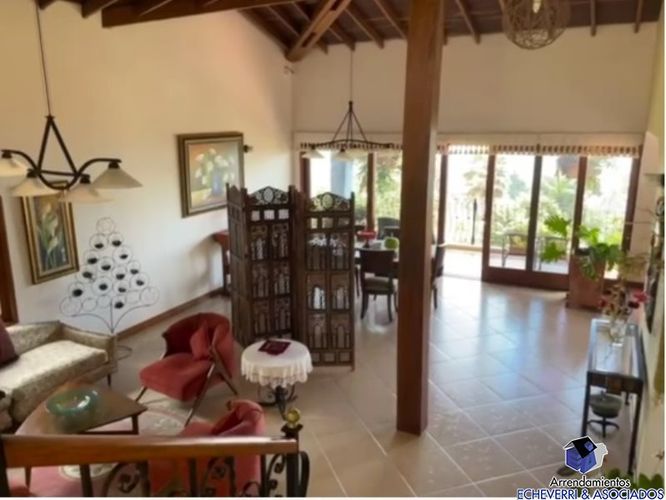 Casa de 4 alcobas en venta en Loma Del Escobero, Envigado, 520 m² · foto 3 de 15